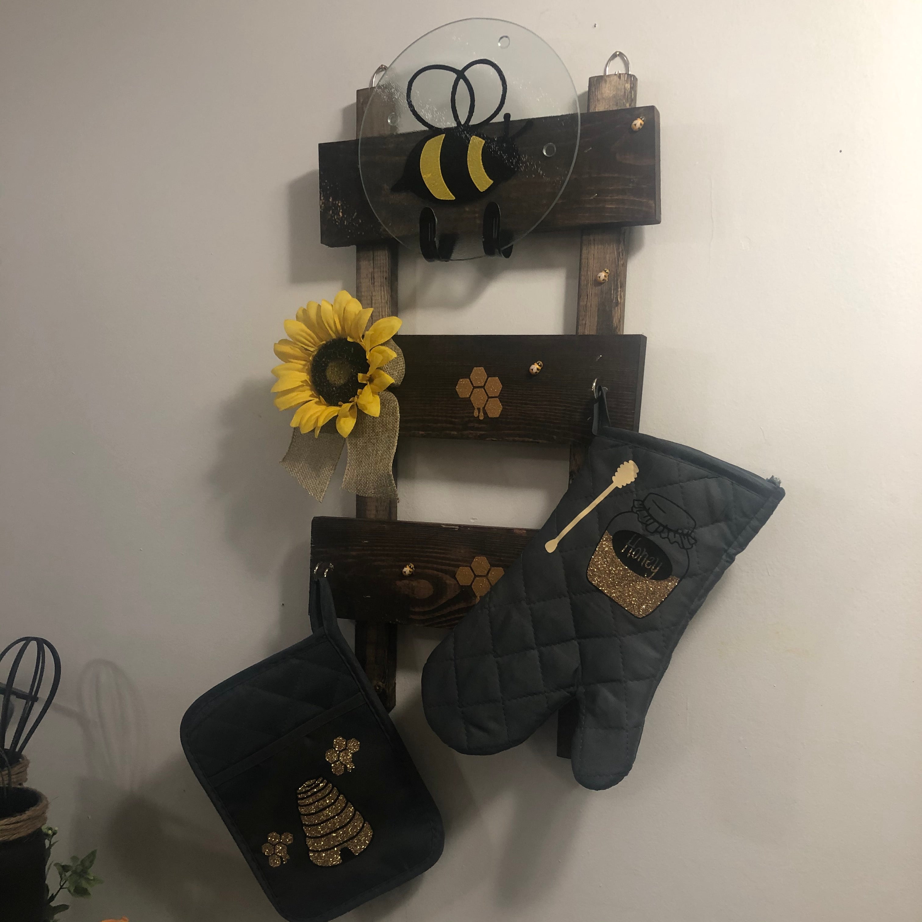 Bee Kitchen Ladder - An Elegant Expression, LLC
